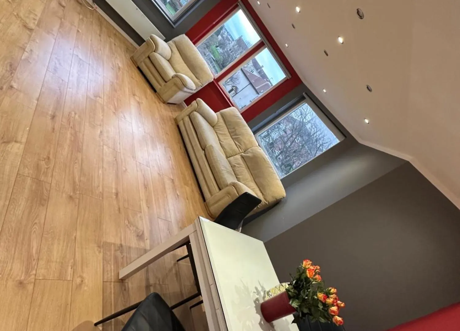 Restarting Apart Edinburgh Apartment