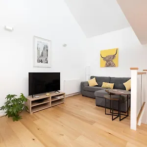 Apartamento Modern 3-storey 3-bedroom, Edimburgo