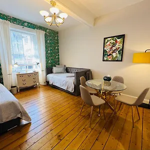 Apartment Old Town Centre 5 Mins To Castle, EDI