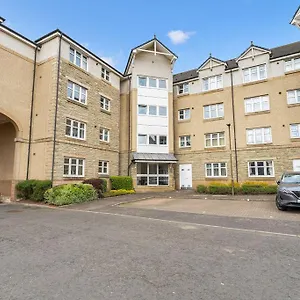 Apartment Modern 1br Flat - Free Parking + Lift, EDI