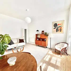 Bright Old Town Centre Apartment