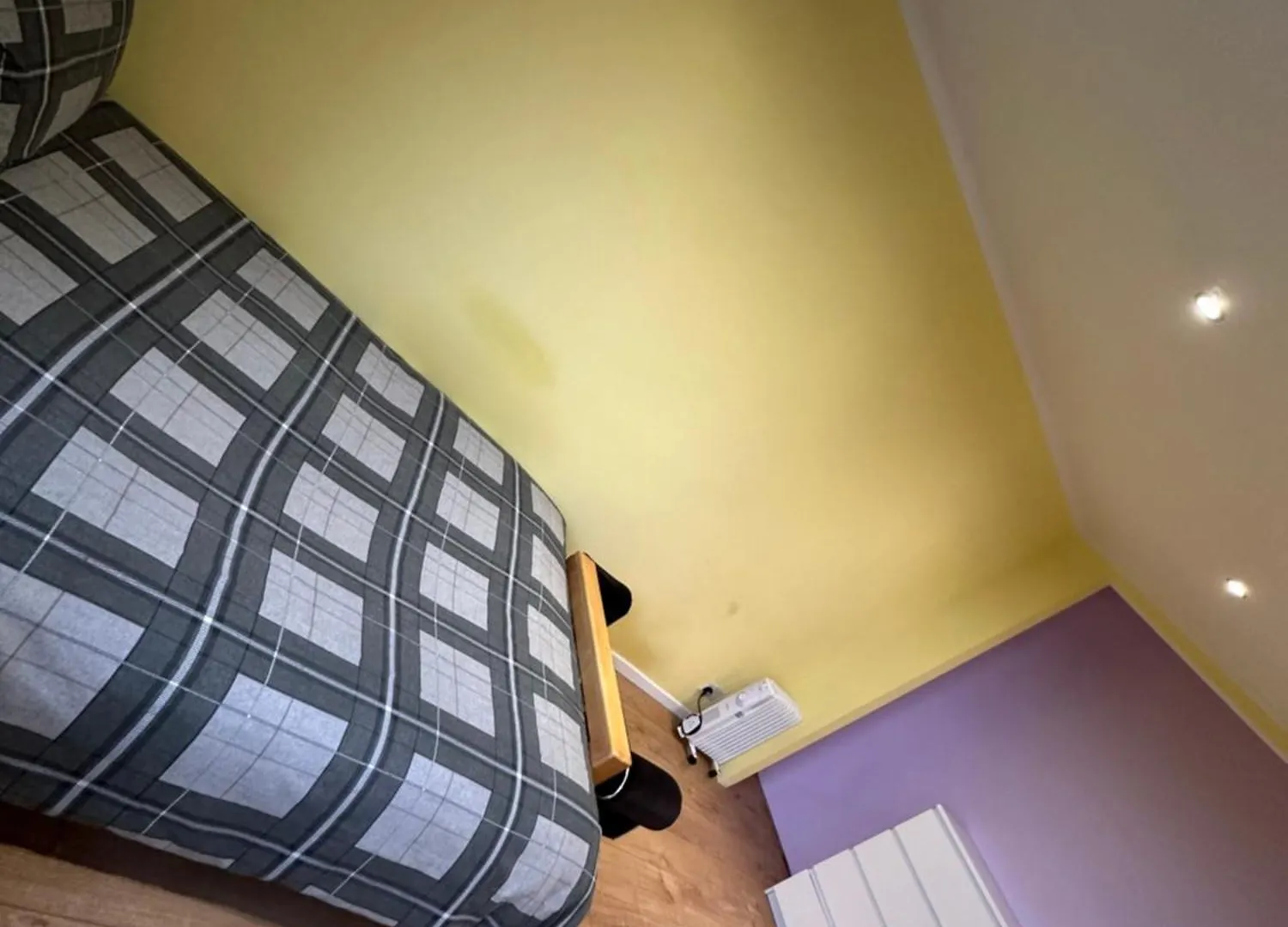 Restarting Apart Edinburgh Apartment